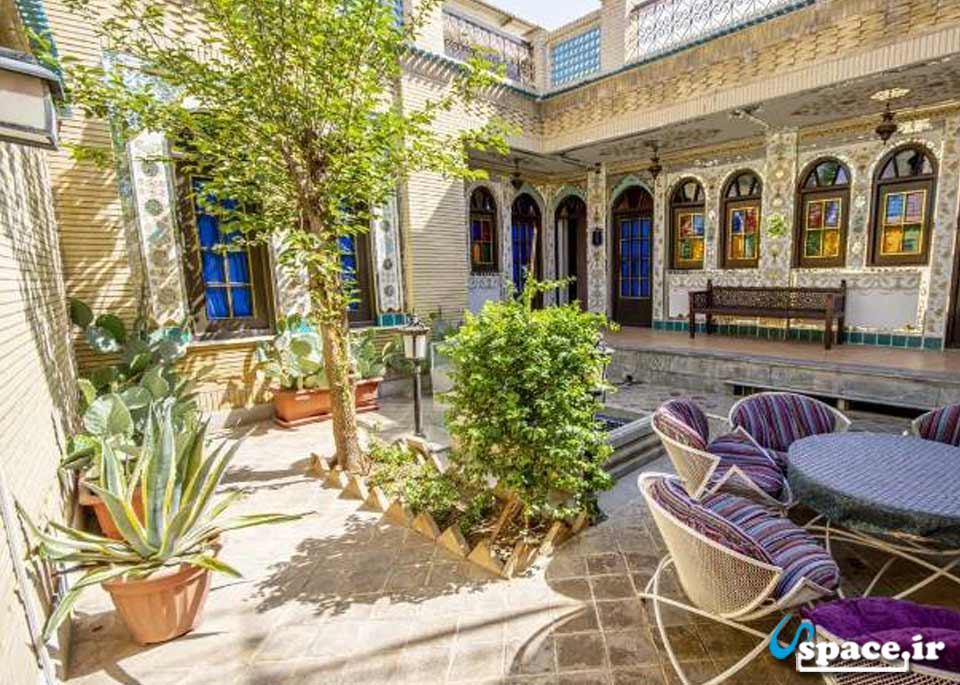 نمای محوطه هتل سنتی طلوع خورشید - اصفهان